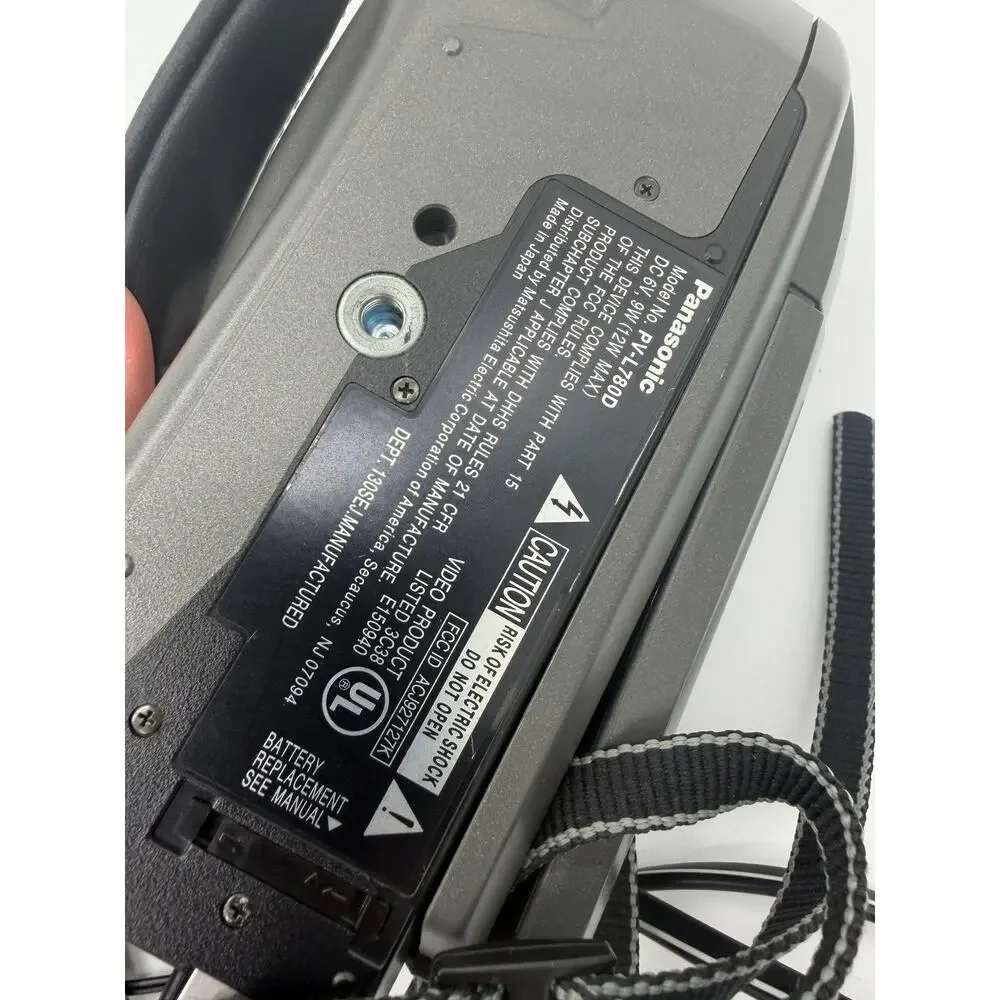 Panasonic PV-L780D VHS-C Camcorder 26x Optical 300x Digital Zoom *NO BATTERIE